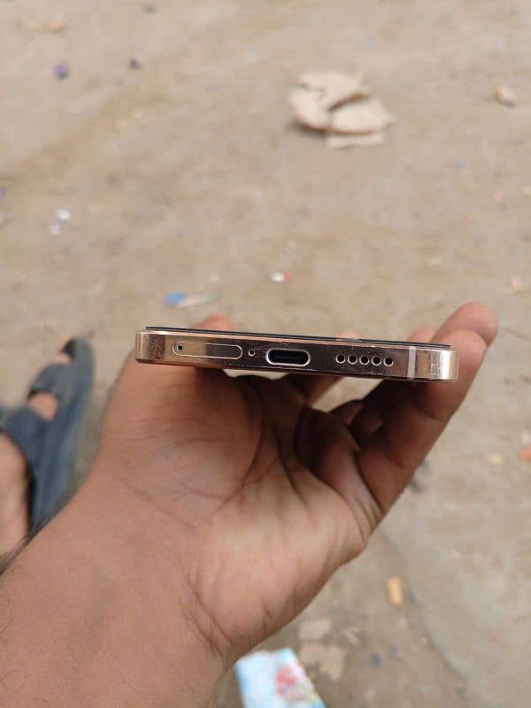 vivo v23 5G condition 9.9 hai box nhi hai 2