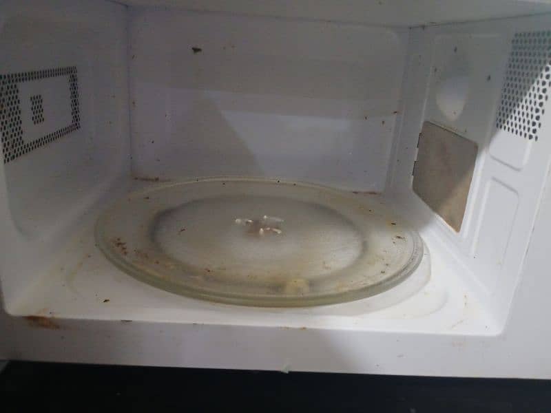 microwave oven 0