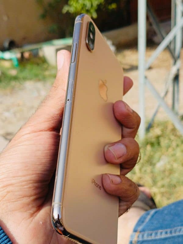 iphone XS max 4