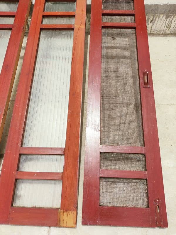 Wooden window excellent condition 3