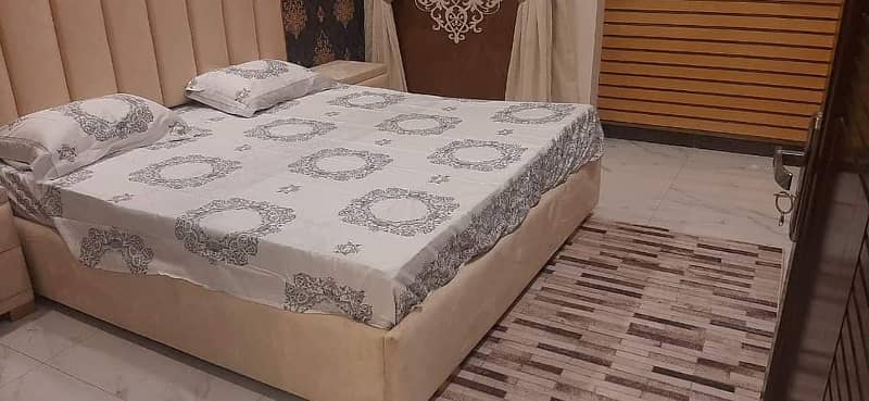 10 Marla House Fully Furnished For Rent in Bahria Town Lahore. 1