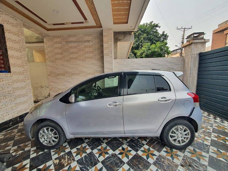 Toyota Vitz 2010 4