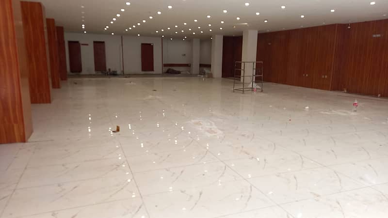 Ground Floor For Rent In Kohinoor Commercial Hub Best For Brand Outlet And Multinational Companies Etc. 1