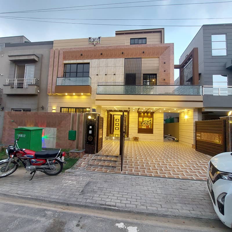 10 Marla House for Sale in Jinnah Block, Bahria Town, Lahore 0