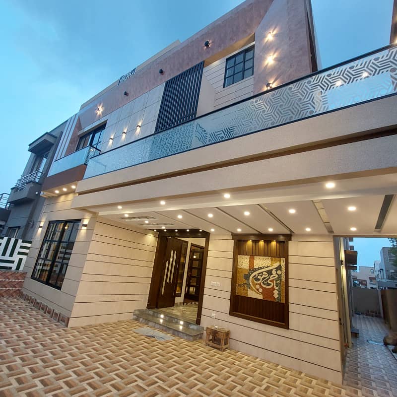 10 Marla House for Sale in Jinnah Block, Bahria Town, Lahore 2