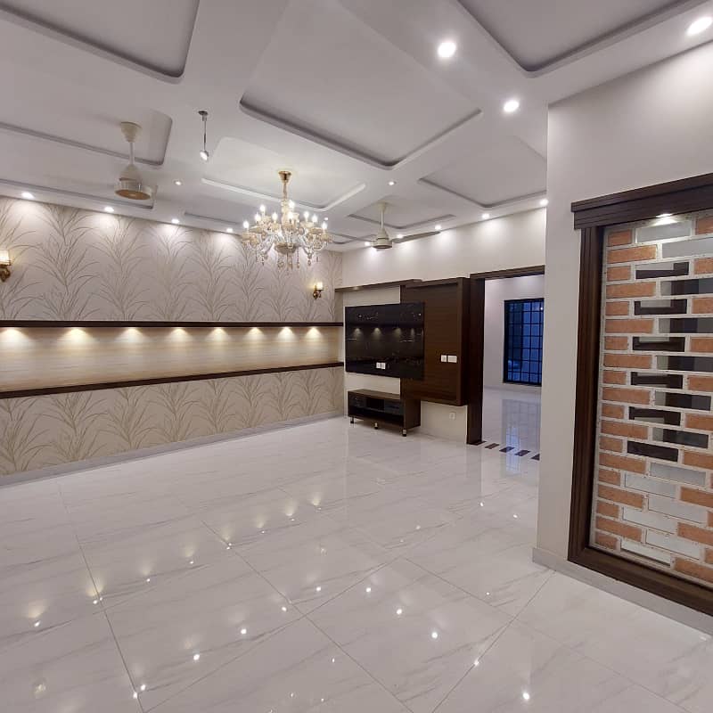 10 Marla House for Sale in Jinnah Block, Bahria Town, Lahore 15