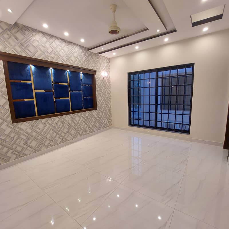 10 Marla House for Sale in Jinnah Block, Bahria Town, Lahore 22