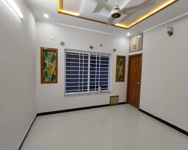 4 Marlas Tile Flooring Double Storey Near Park & Kashmir Highway G-13 12