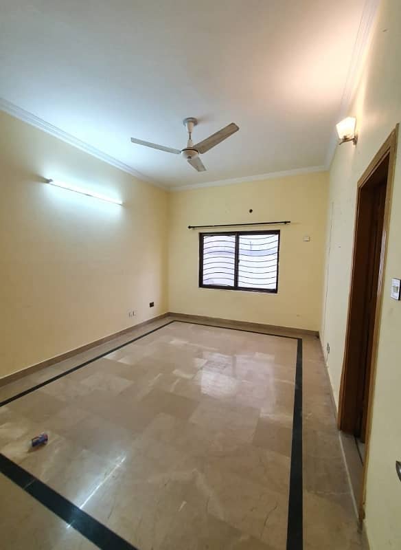 7 Marlas Ground floor Prime Location Near Mosque & Market G-13 5