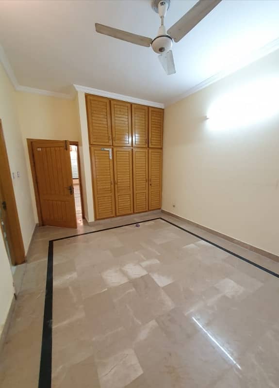 7 Marlas Ground floor Prime Location Near Mosque & Market G-13 6