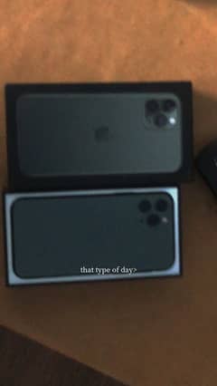 iphone 11 pro with box (Factory unlocked) midnight green