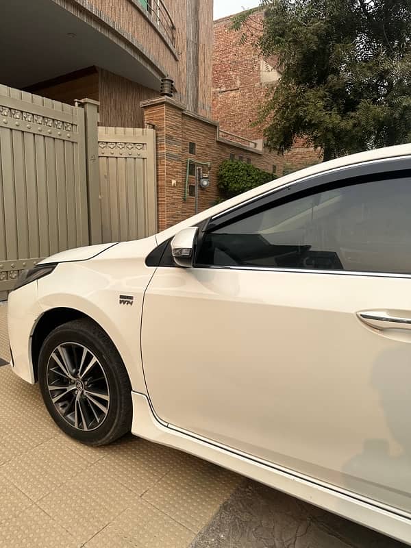 Toyota Altis Grande 2018 9