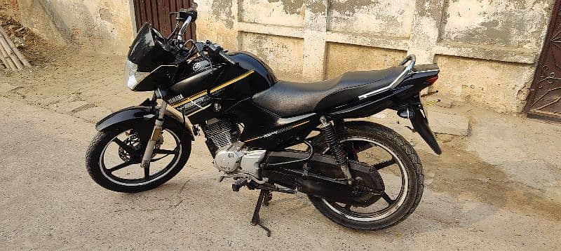 *Yamaha YBR 125 ( Model  2017 ) good condition* 2