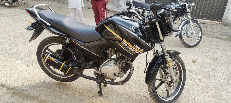 *Yamaha YBR 125 ( Model  2017 ) good condition* 4