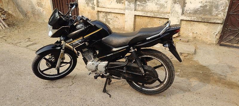 *Yamaha YBR 125 ( Model  2017 ) good condition* 10