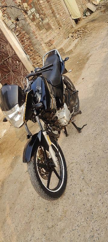 *Yamaha YBR 125 ( Model  2017 ) good condition* 12