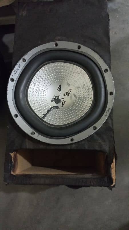 Amplifier With One Woofer , Nice Condition 6