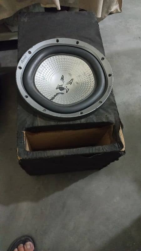 Amplifier With One Woofer , Nice Condition 8