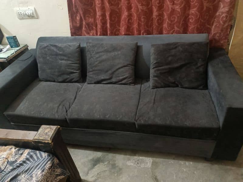 sofa 3 seater 0