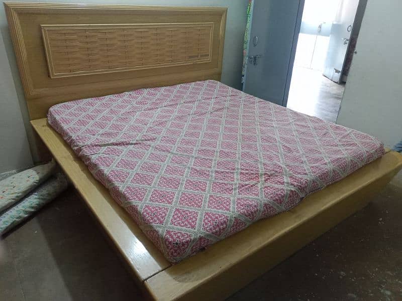 Double Bed Without Mattress 0