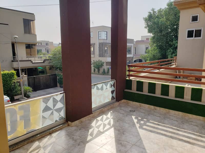 10 Marla Upper Portion For Rent in Bahria Town Lahore. 4