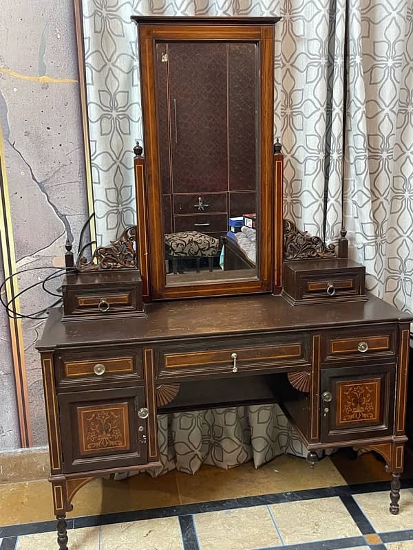 dressing table 0