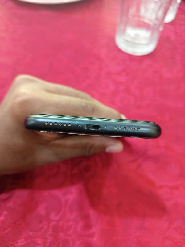 Iphone XR Non PTA 64Gb For Sale 2