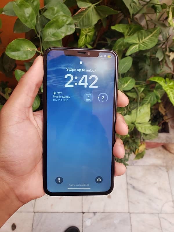 Iphone 11 Pro Max Nonpta lush condition 6