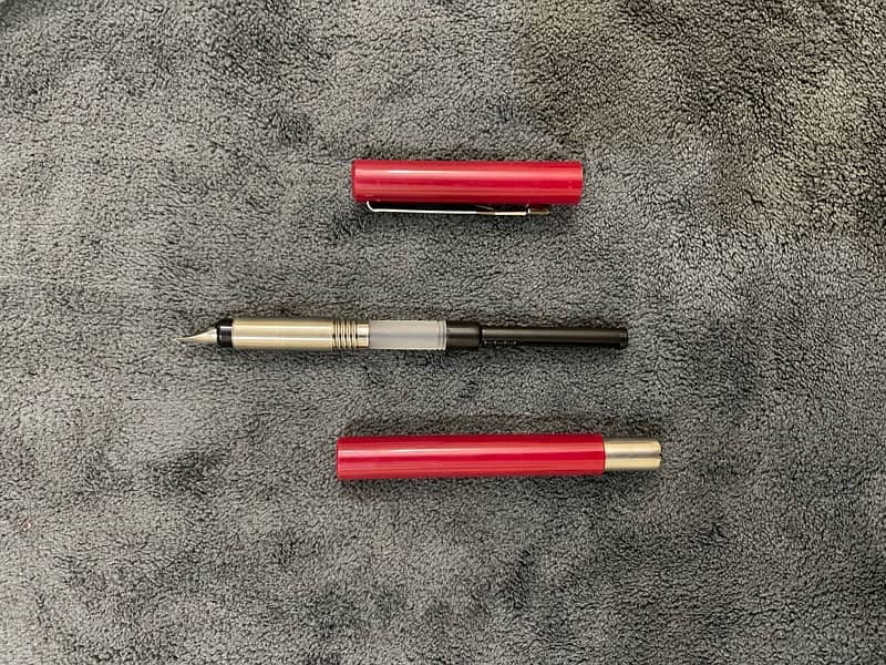 Red Parker Vector Ink Pen 4