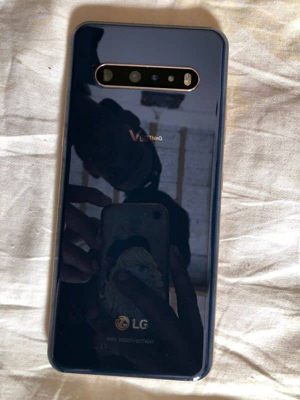 LG v 60 Think 0