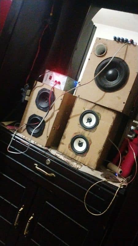 2 speakers and 1 woofer with Bluetooth amp 0