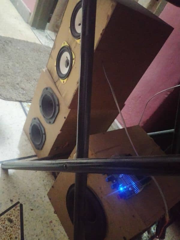 2 speakers and 1 woofer with Bluetooth amp 3