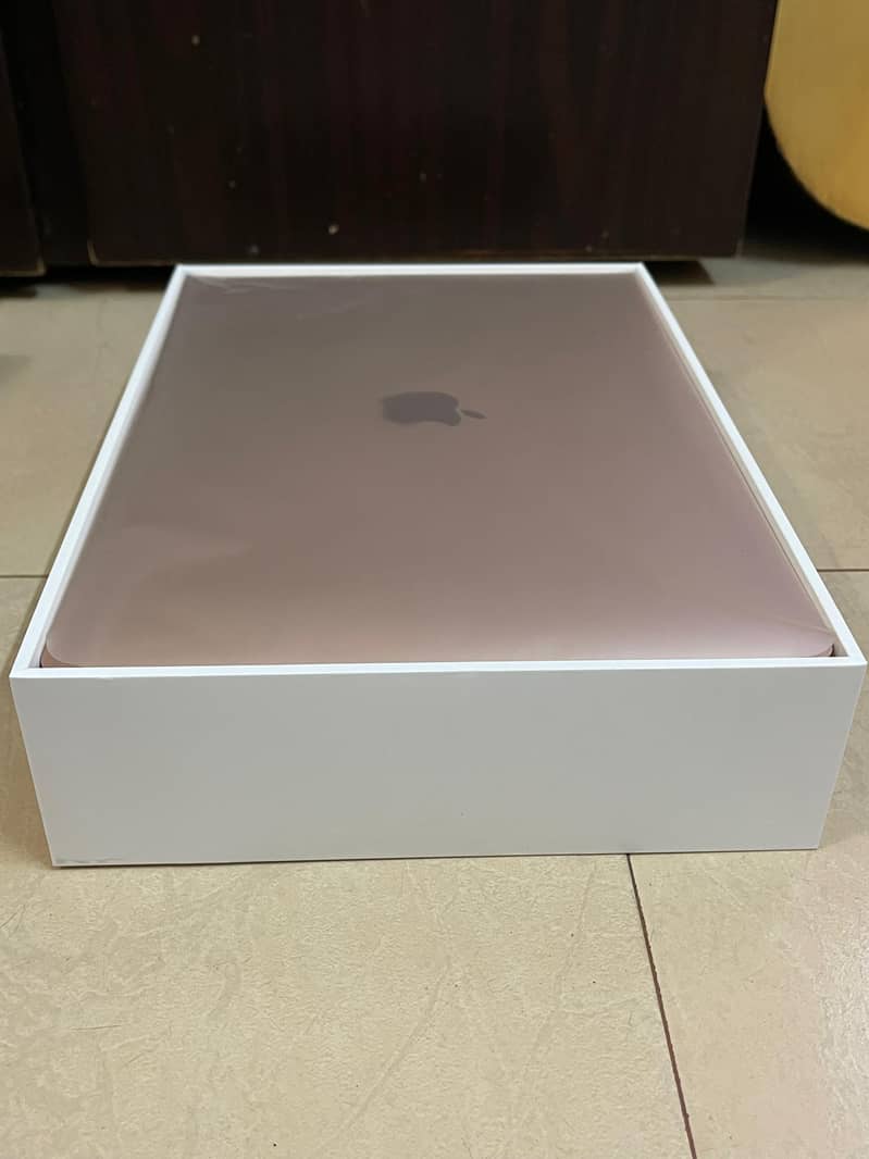 MacBook Air M1 2020 | Mint Condition | Box & Accessories Included 1