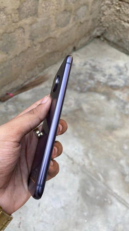 Motorola Moto Z4 128gb. 4