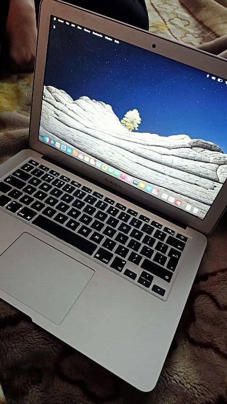 MacBook air | white colour 0