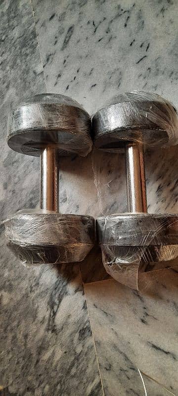 5kg new dumbbells with 2kg used 0