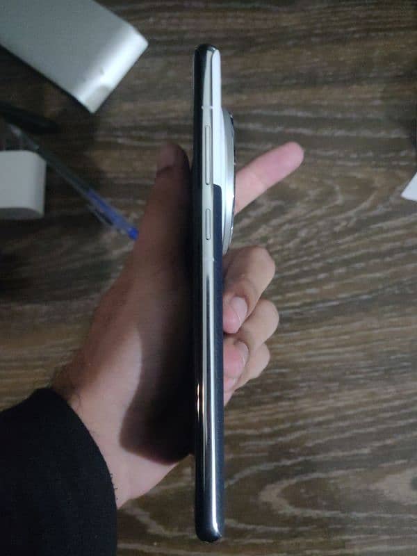 Oppo Find X7 Ultra 4