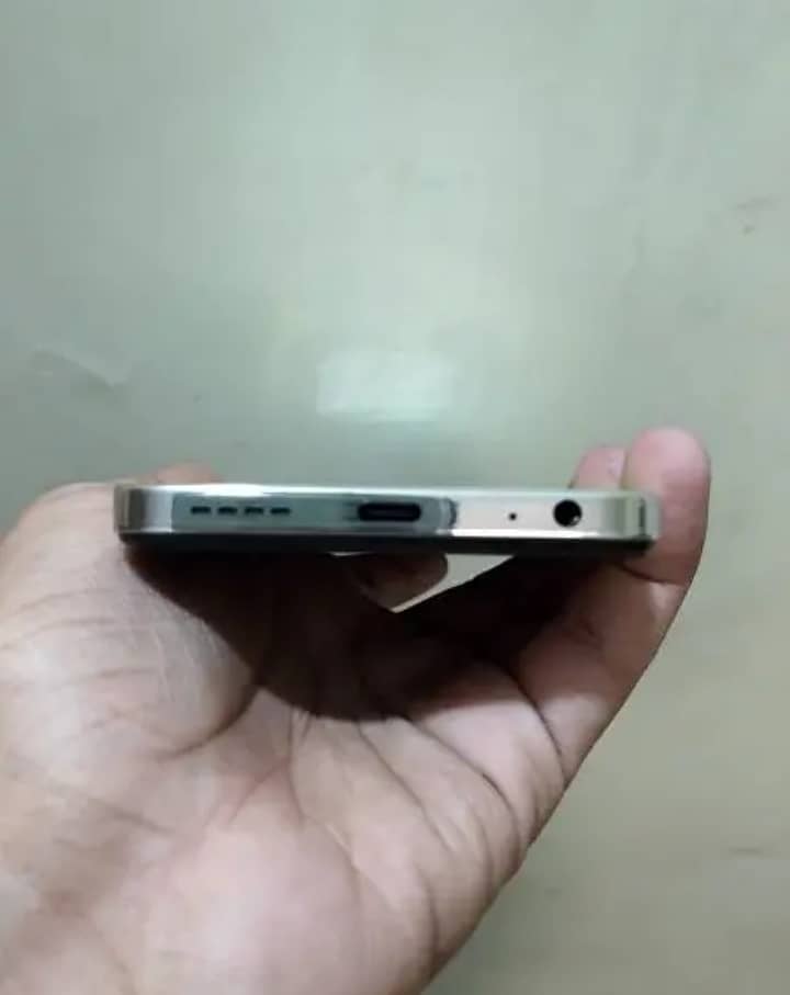 Infinix hot 40i 4