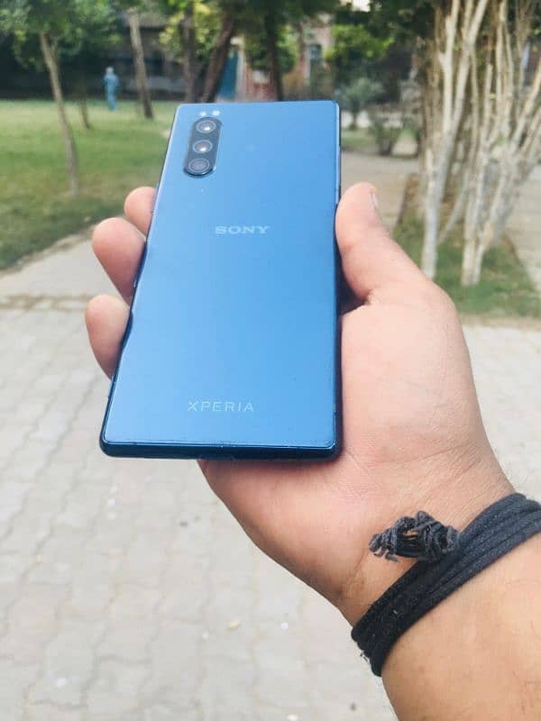 Sony expery 5 mark 1 )6/64 gb ha non pta water pack 5