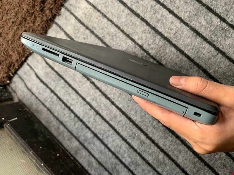 Hp Probook 15 I3 7th gen 5