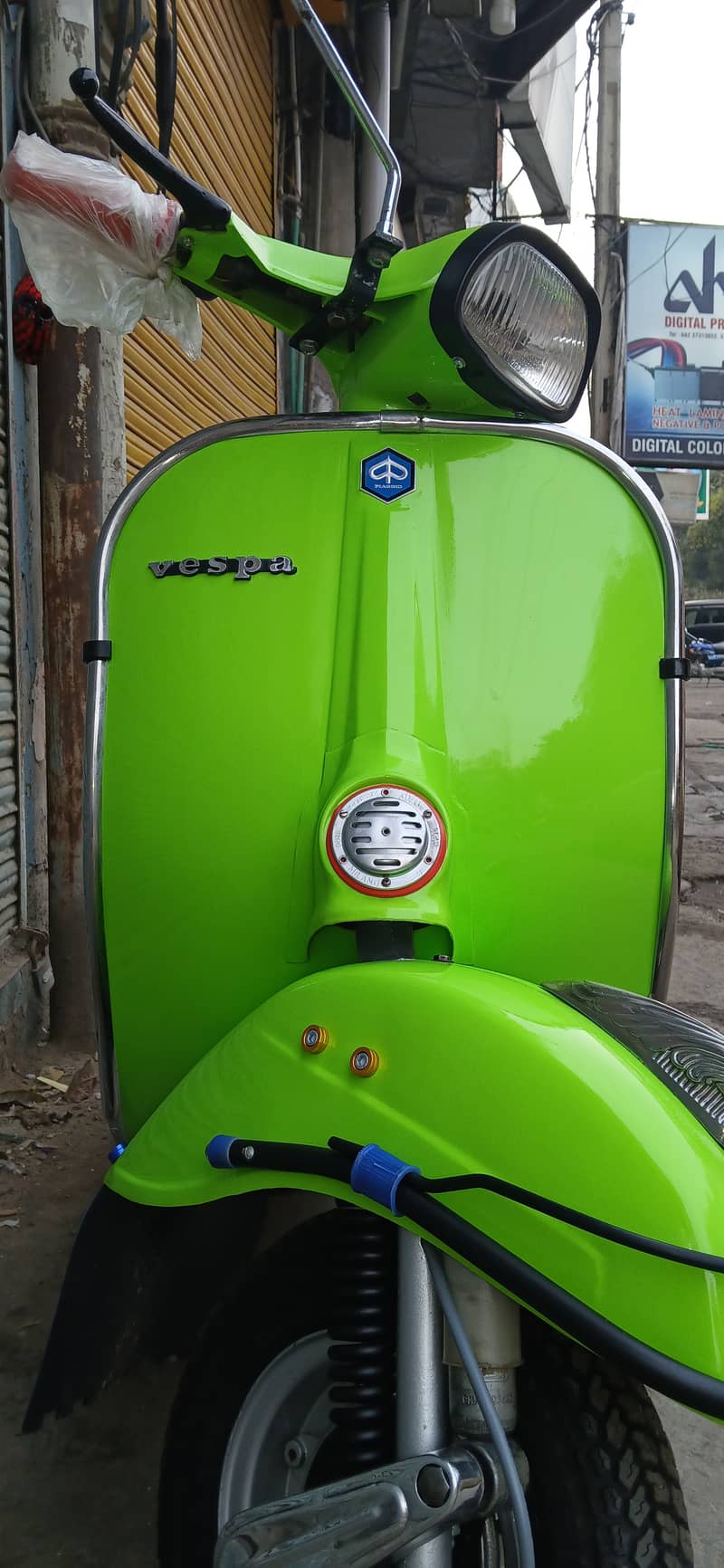 Vespa scooter 0