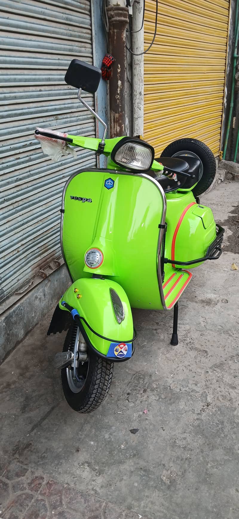 Vespa scooter 2