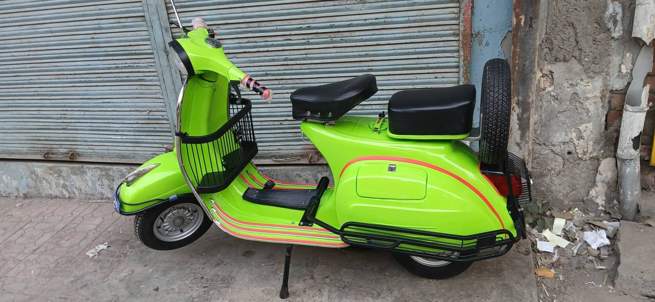 Vespa scooter 3