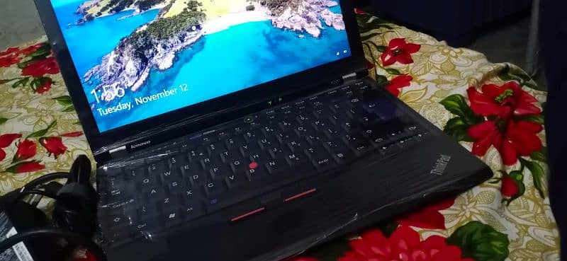 Lenovo Thinkpad x220 i5 2nd Generation 4Gb ram/500gb hard disk 1