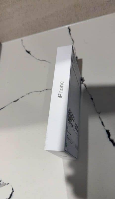 i phone 16 pro mex 256Gb desert titanium 1