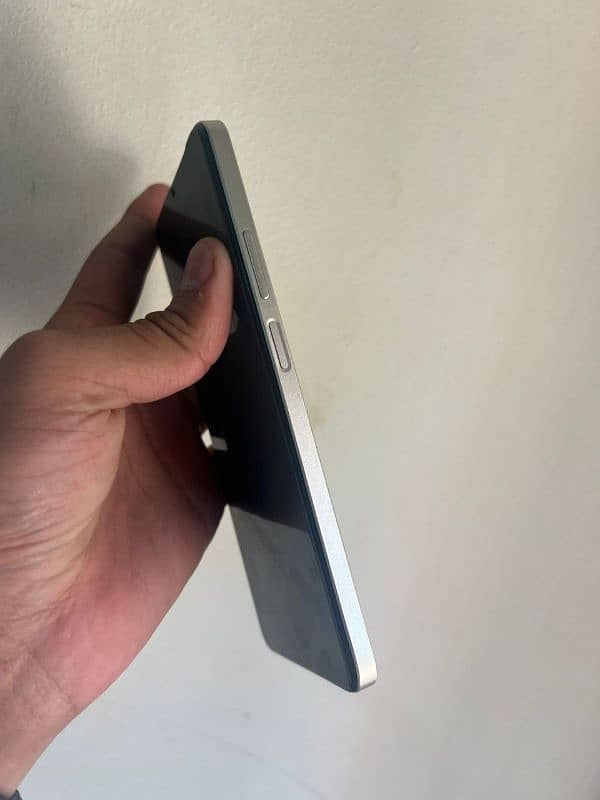 realme c53/6/128 5 month warranty left 5