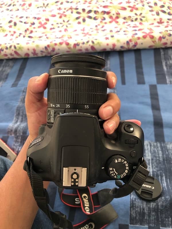 Canon 1300D 0