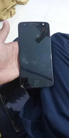 I AM SELLING MY MOTO Z SLIM