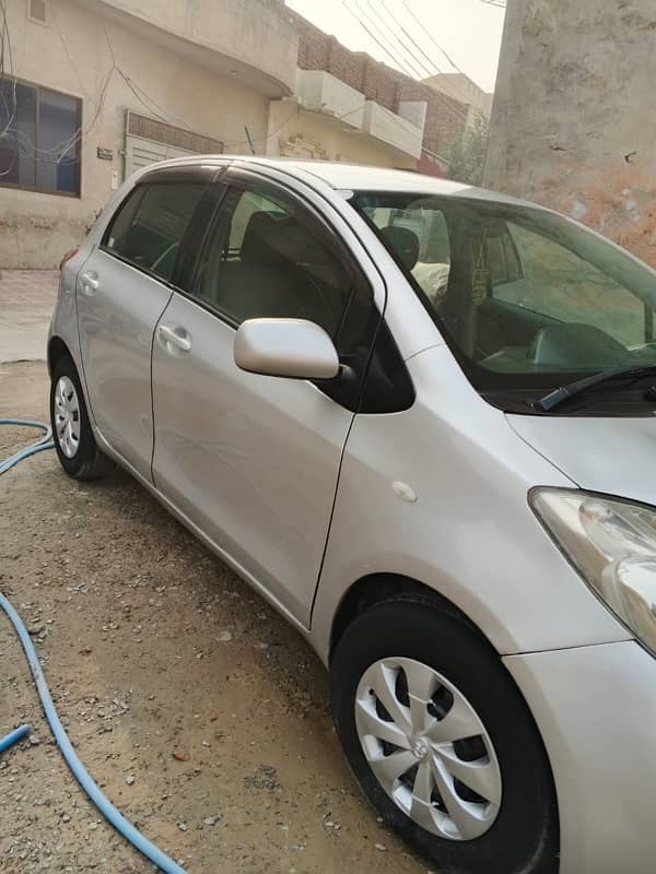 Toyota Vitz 2012 3