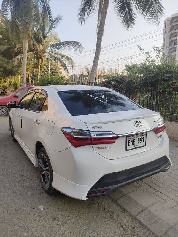 Toyota Corolla Altis 2018 4